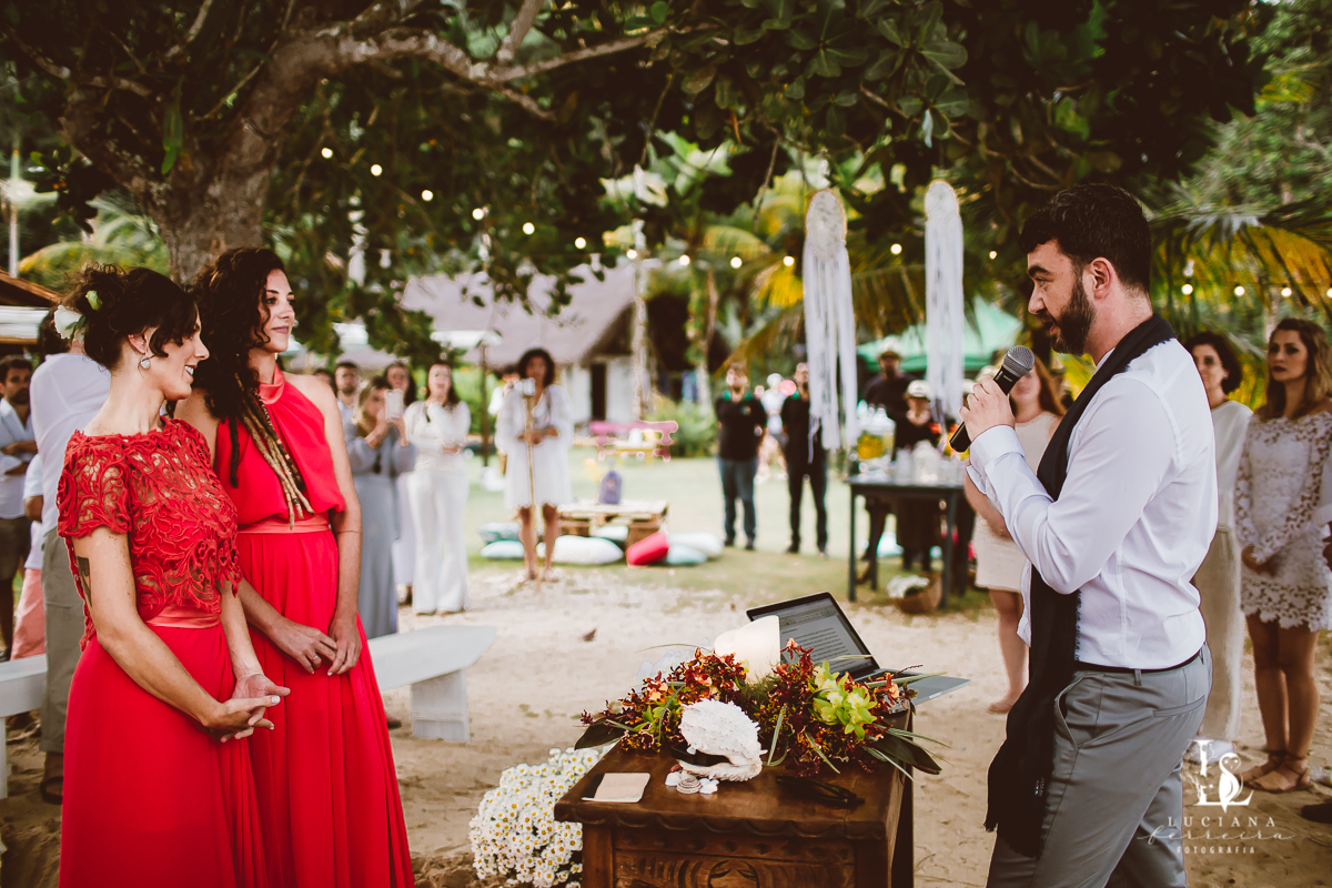 Casamento na praia. Saco do Mamanguá, Paraty. Casamento lindo de mulheres.