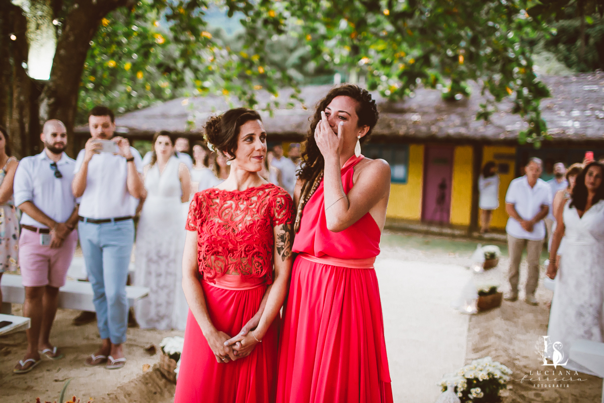 Casamento na praia. Saco do Mamanguá, Paraty. Casamento lindo de mulheres.