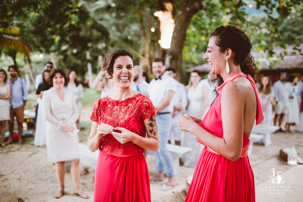 Casamento na praia. Saco do Mamanguá, Paraty. Casamento lindo de mulheres.