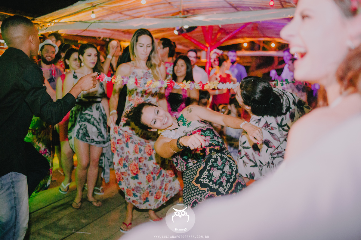 Casamento na praia. Casamento em Paraty. Casamento com lual em Paraty