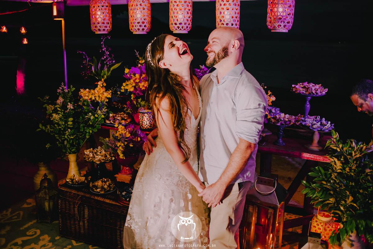 Casamento na praia. Casamento em Paraty. Casamento com lual em Paraty