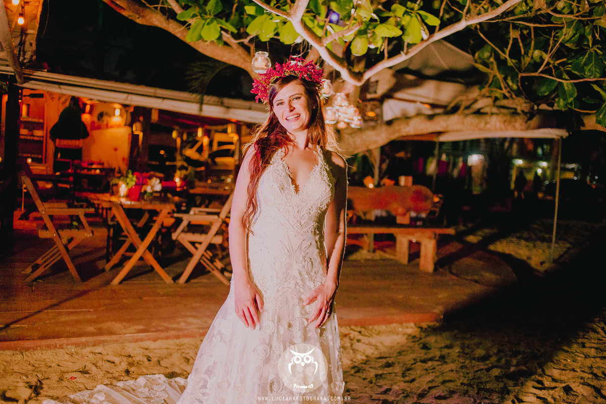 Casamento na praia. Casamento em Paraty. Casamento com lual em Paraty