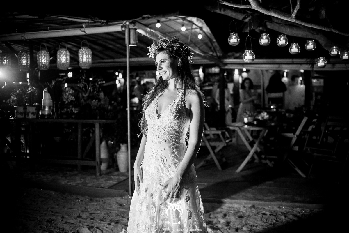 Casamento na praia. Casamento em Paraty. Casamento com lual em Paraty