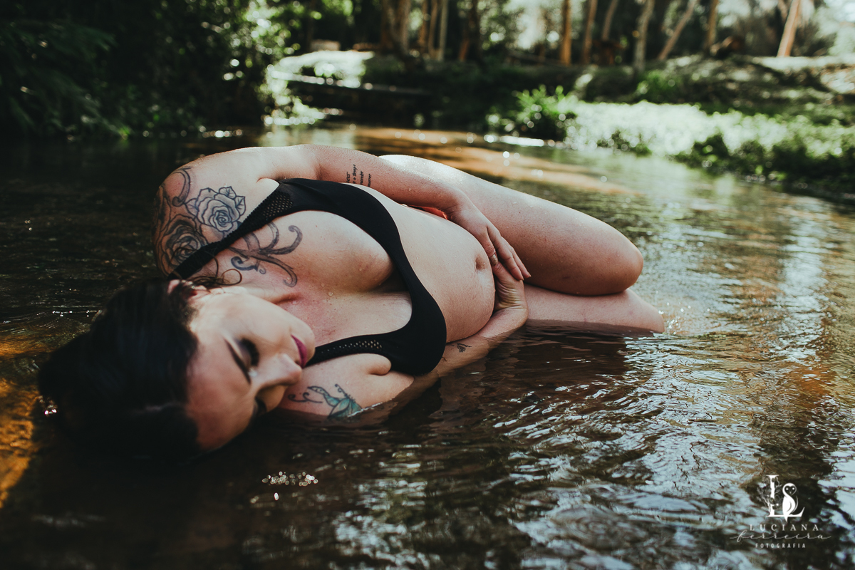 Ensaio Gestante na Cachoeira Vargem do Salto em Ibiúna