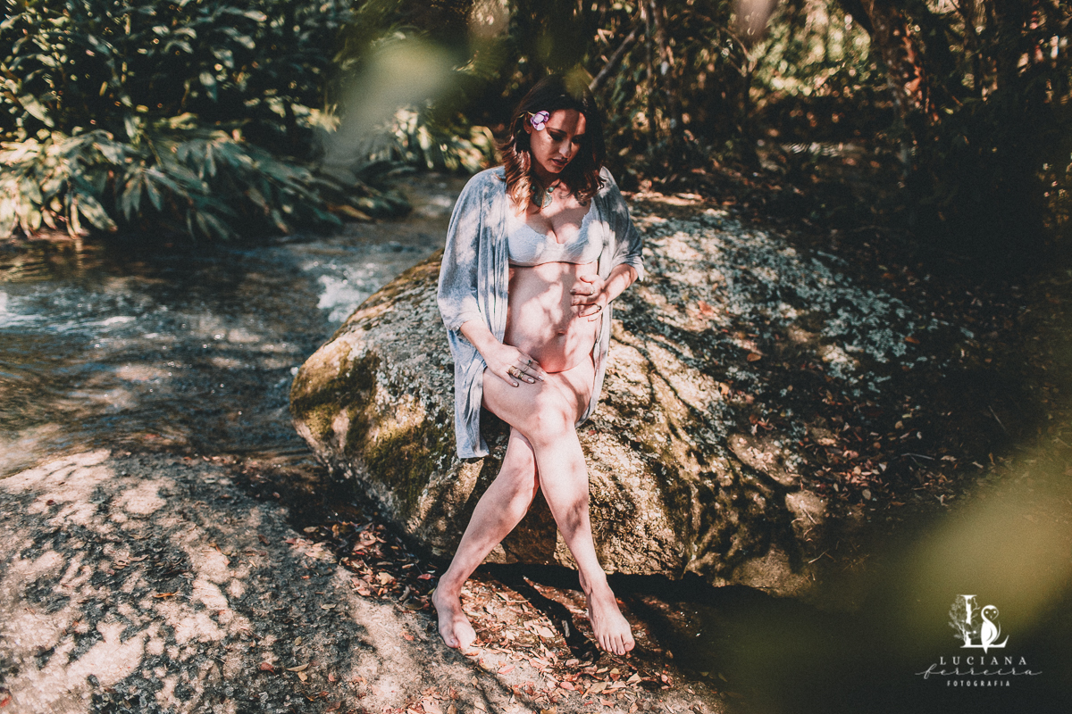 Ensaio Gestante na Cachoeira Vargem do Salto em Ibiúna