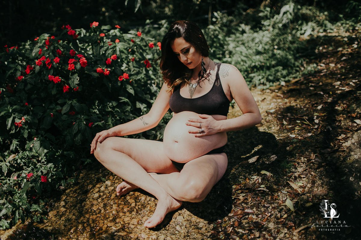 Ensaio Gestante na Cachoeira Vargem do Salto em Ibiúna