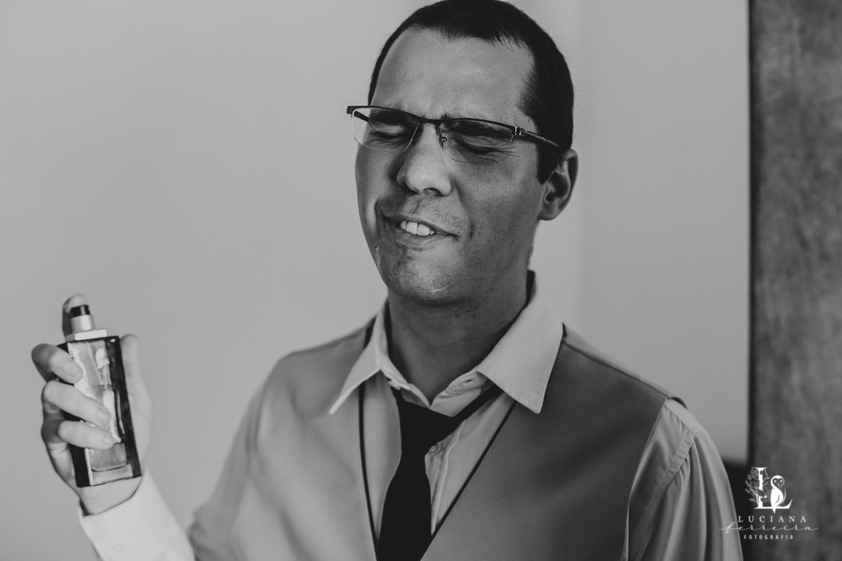 Casamento no campo com decoração rústica e artesanal