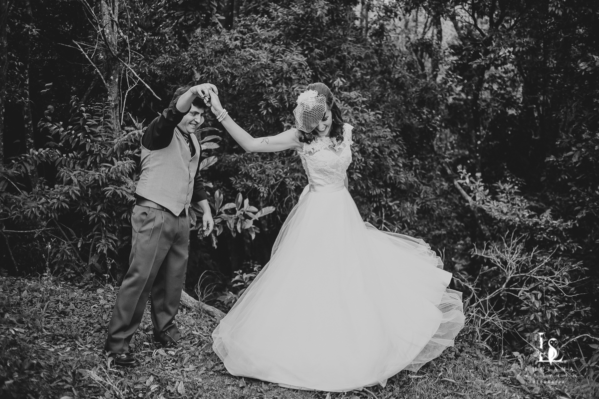 Casamento no campo. Casamento de dia. Casamento lindo.