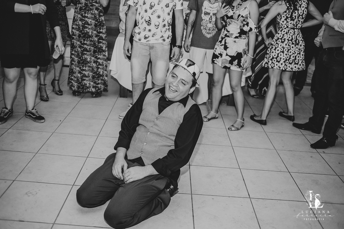 Casamento no campo. Casamento de dia. Casamento lindo.