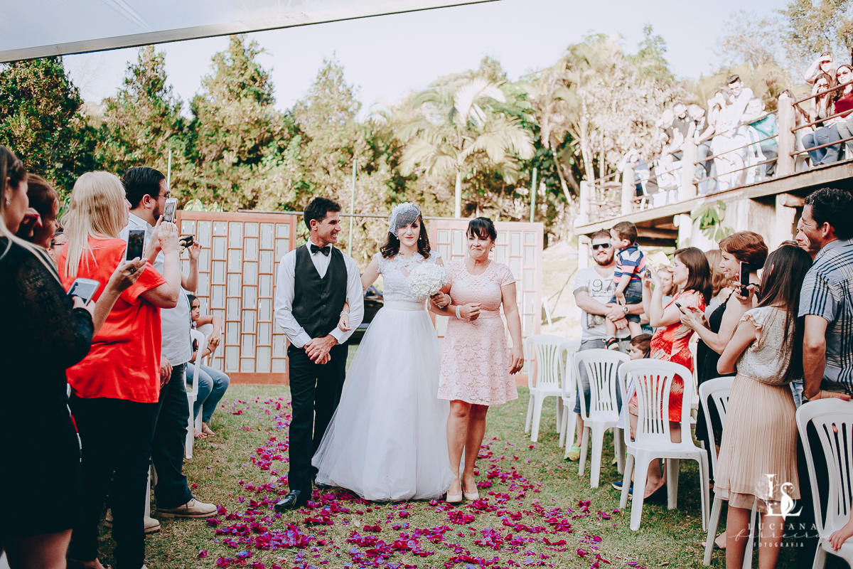 Casamento no campo. Casamento de dia. Casamento lindo.