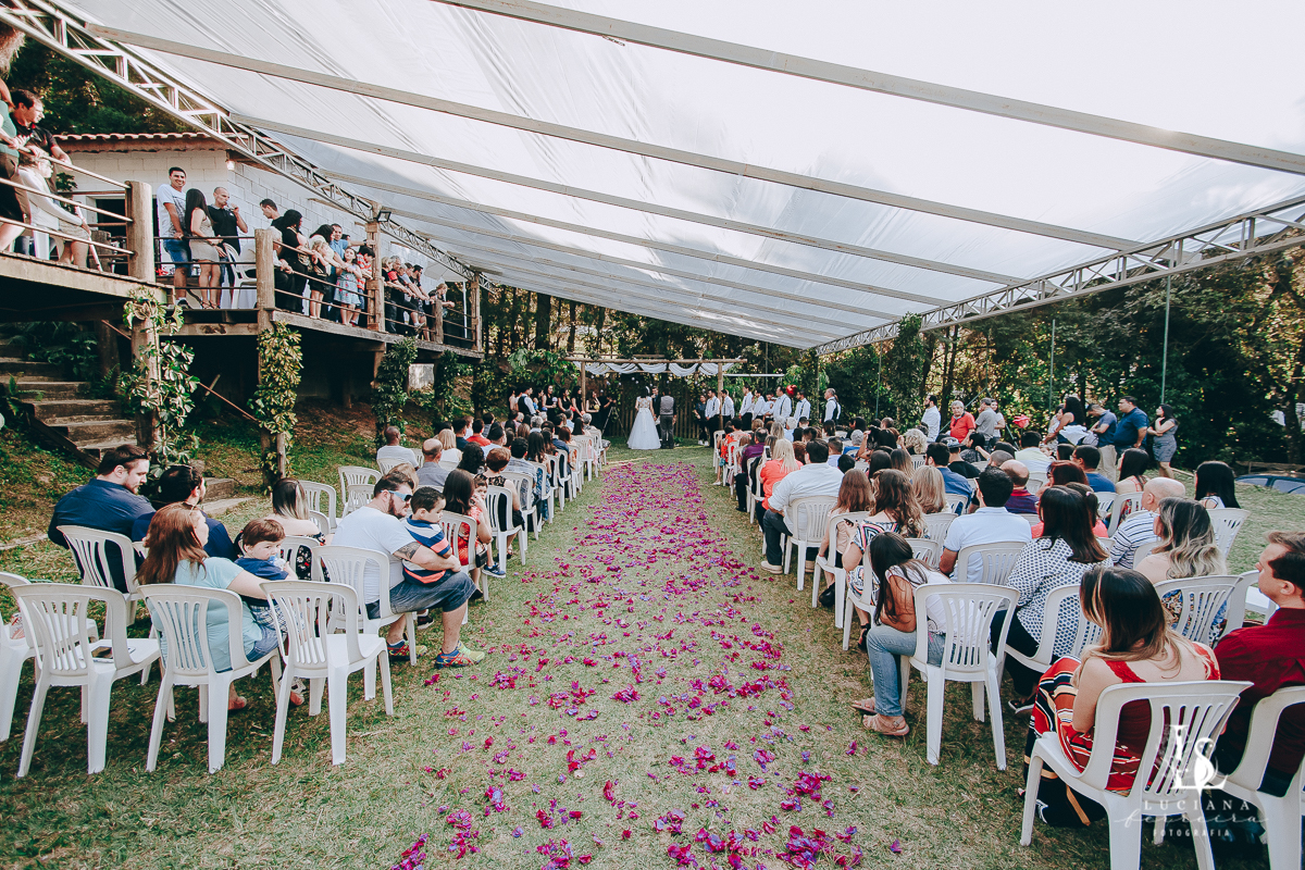 Casamento no campo. Casamento de dia. Casamento lindo.