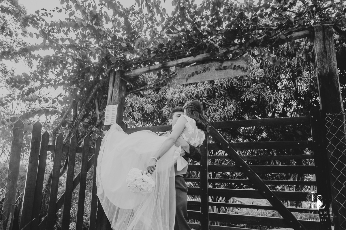 Casamento no campo. Casamento de dia. Casamento lindo.