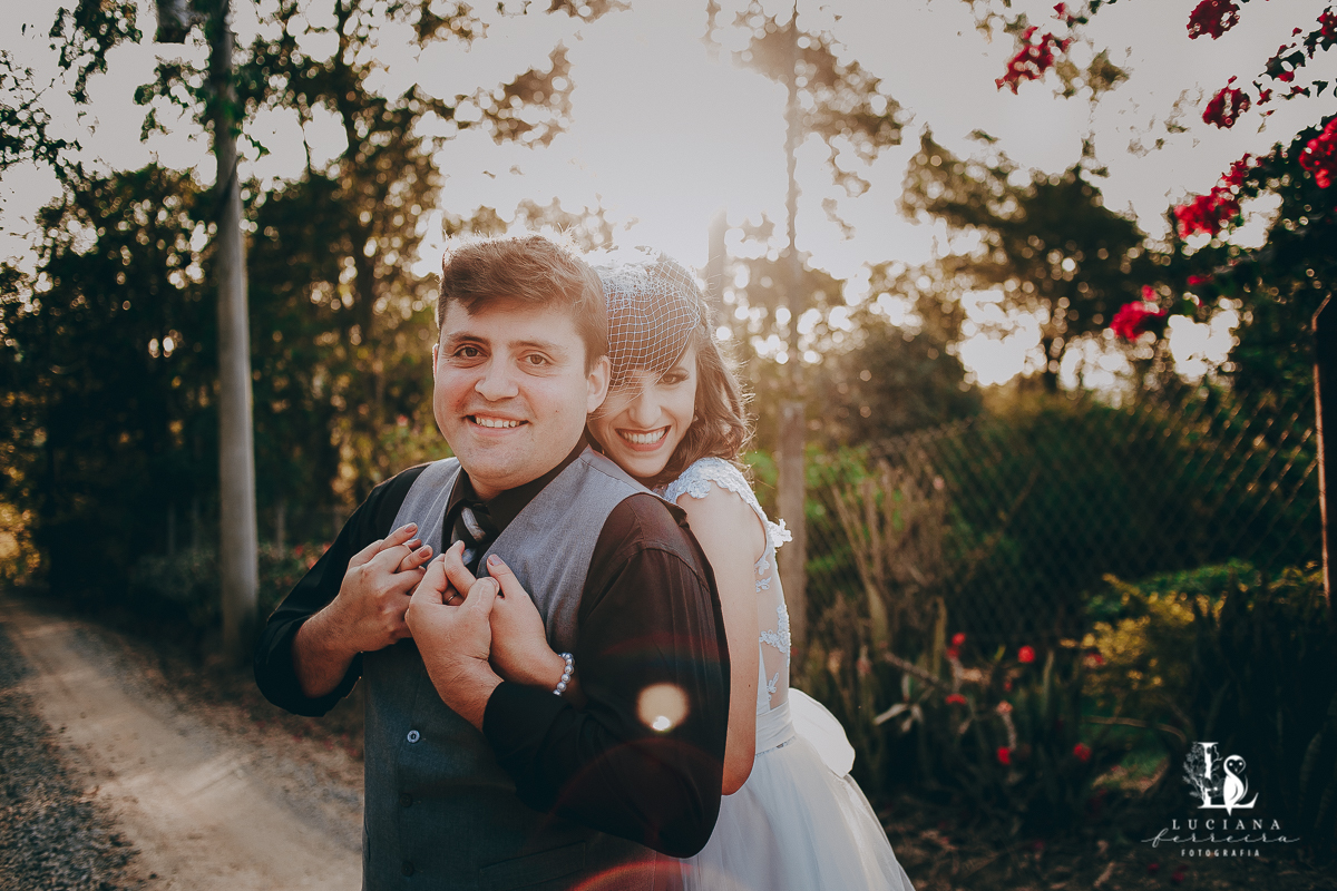 Casamento no campo. Casamento de dia. Casamento lindo.