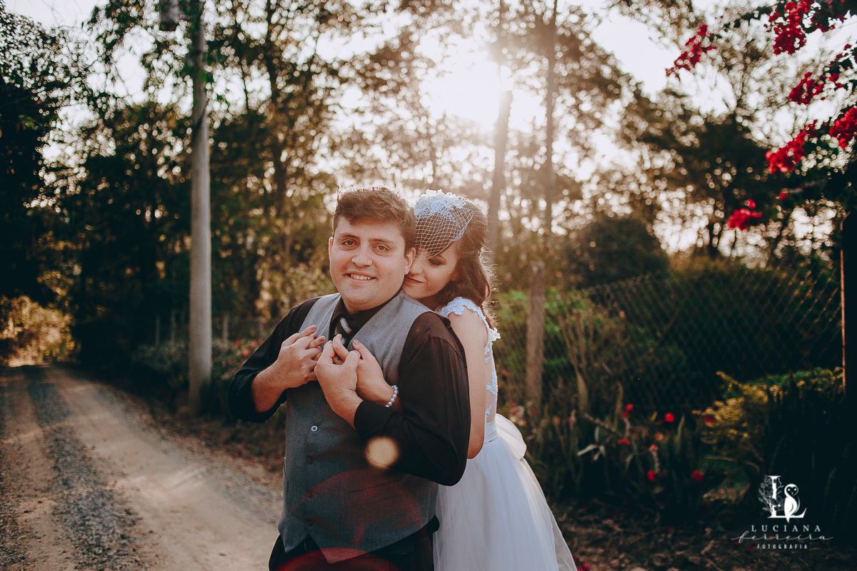 Casamento no campo. Casamento de dia. Casamento lindo.