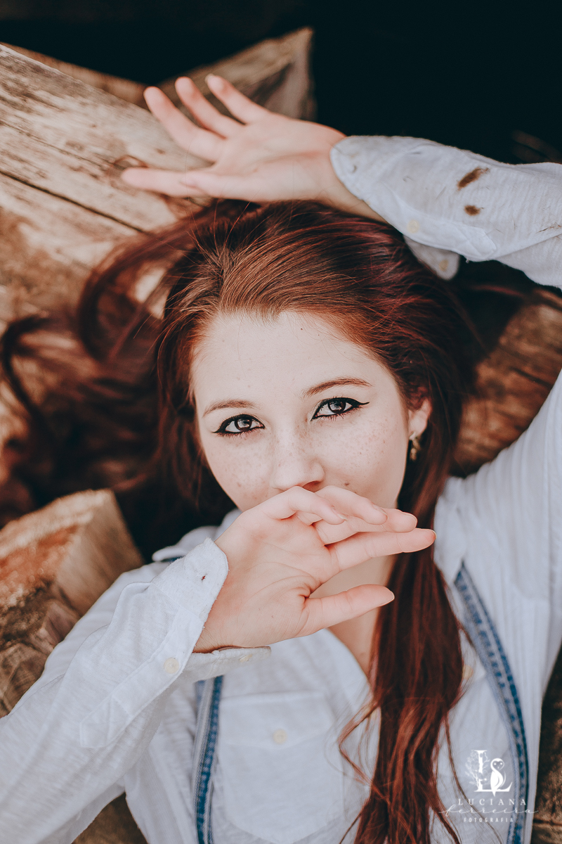 Ensaio feminino na Estação de São Roque. Ruiva.