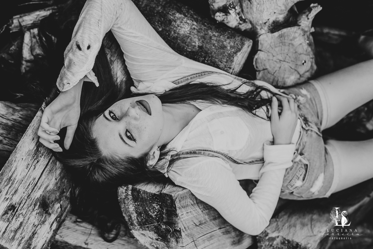 Ensaio feminino na Estação de São Roque. Ruiva.