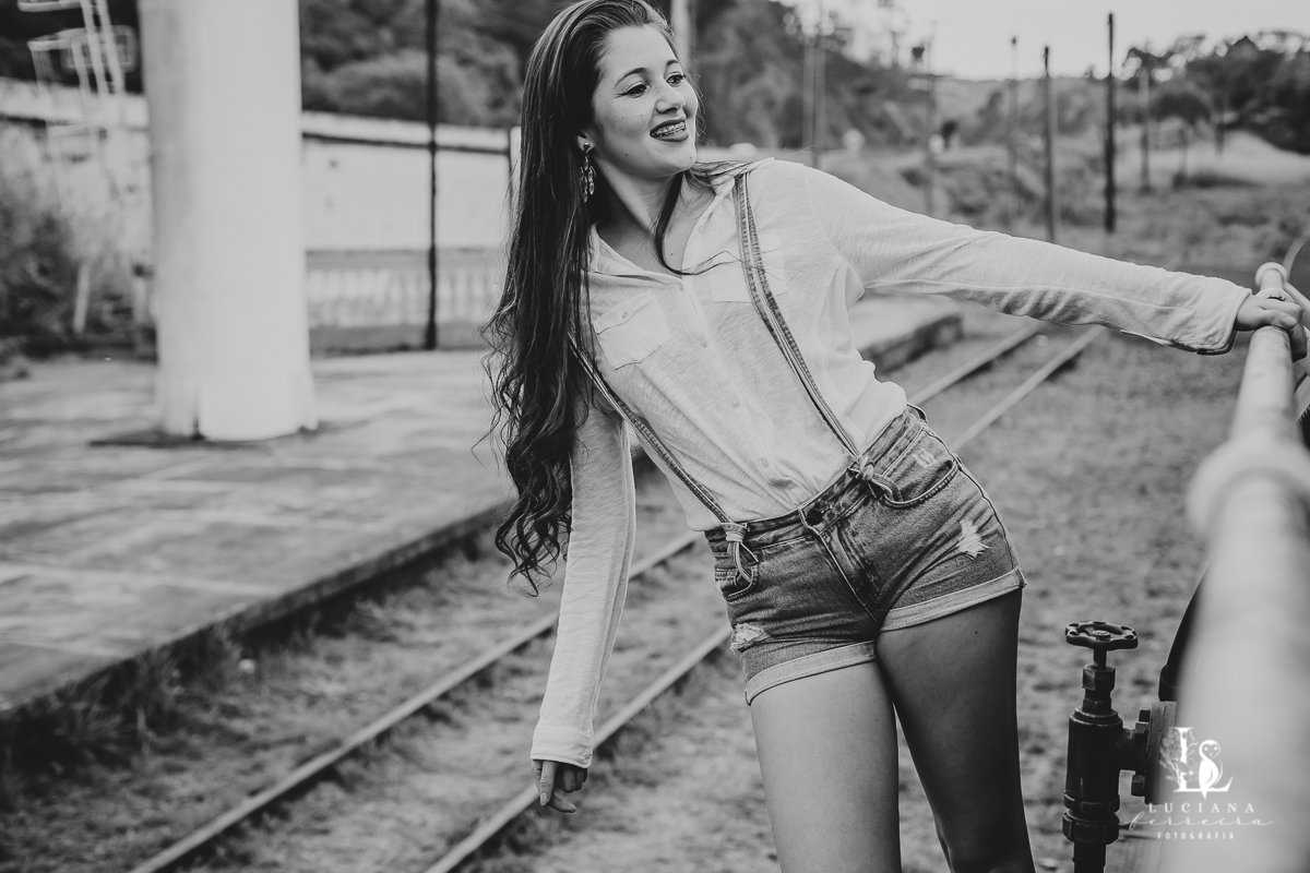 Ensaio feminino na Estação de São Roque. Ruiva.