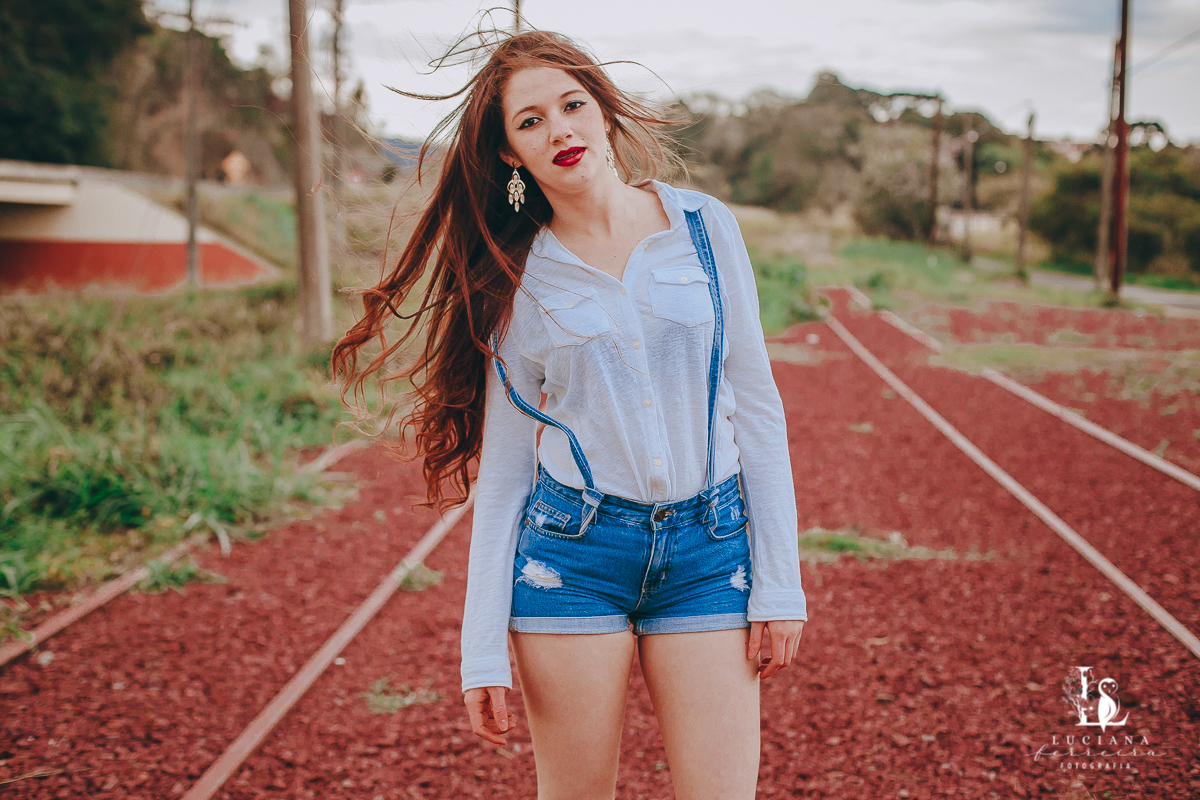 Ensaio feminino na Estação de São Roque. Ruiva.