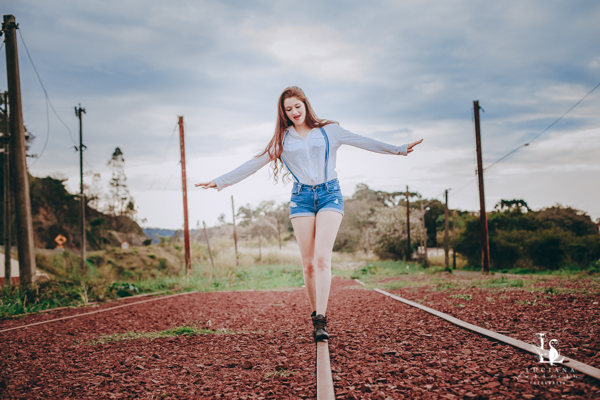 Ensaio feminino na Estação de São Roque. Ruiva.
