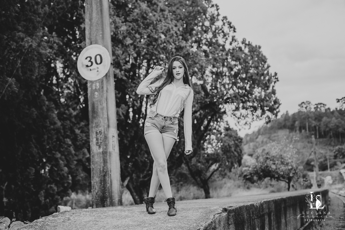 Ensaio feminino na Estação de São Roque. Ruiva.