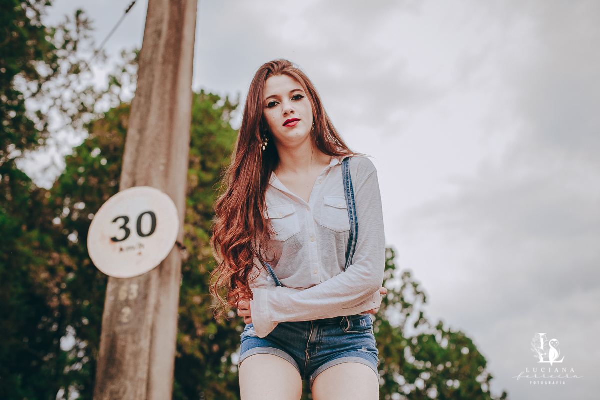 Ensaio feminino na Estação de São Roque. Ruiva.