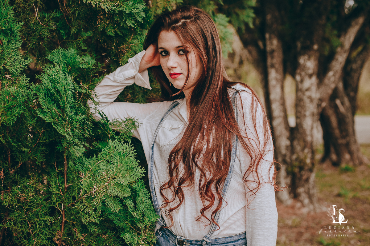 Ensaio feminino na Estação de São Roque. Ruiva.