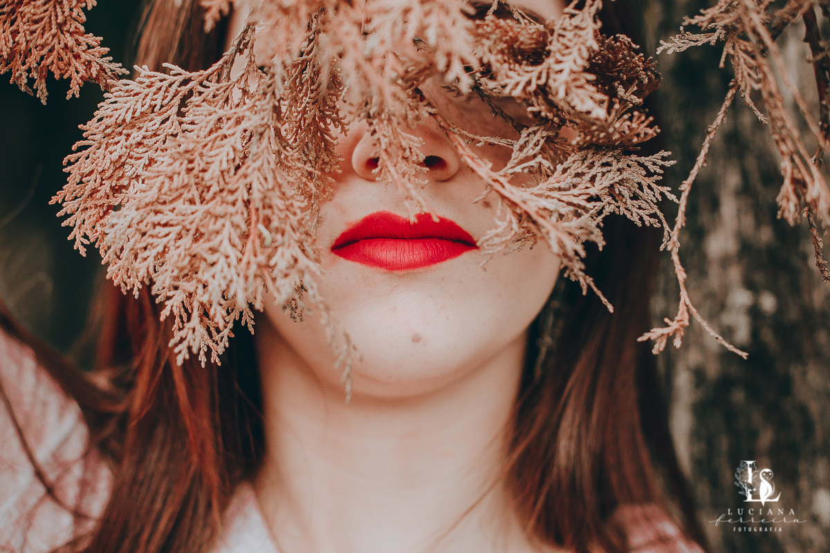 Ensaio feminino na Estação de São Roque. Ruiva.