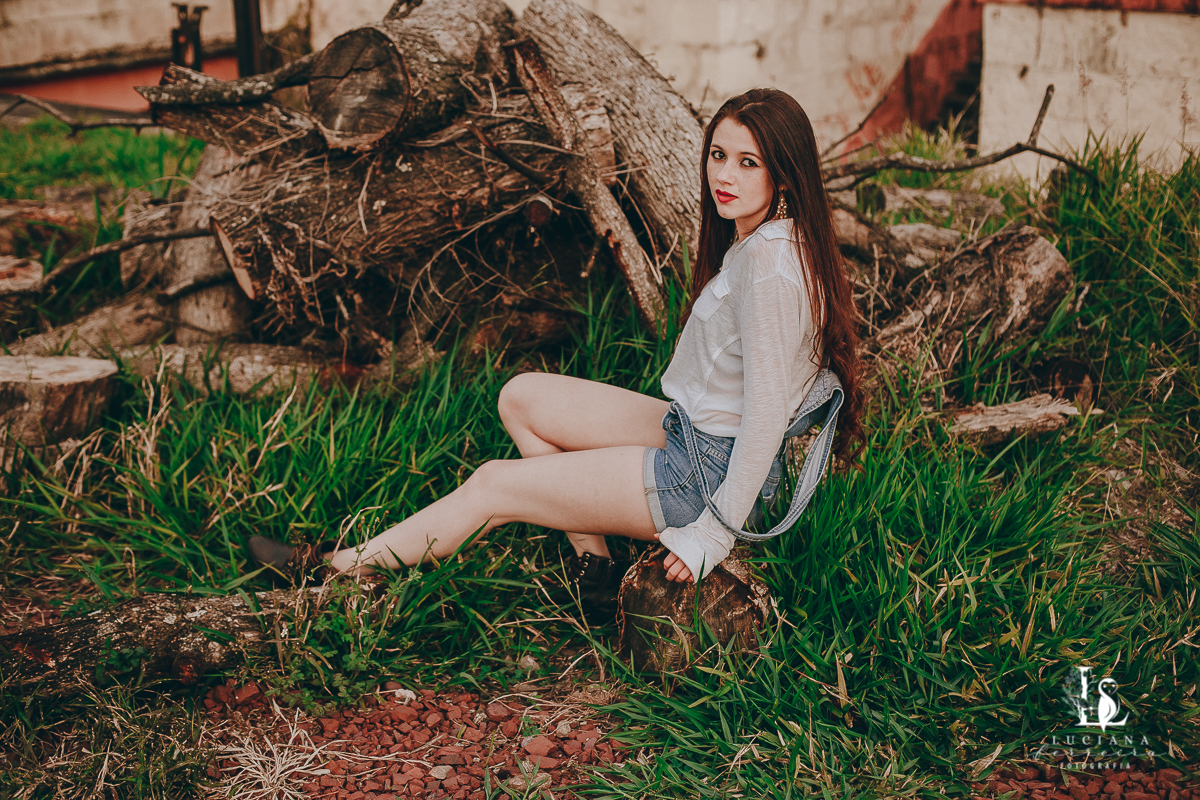 Ensaio feminino na Estação de São Roque. Ruiva.