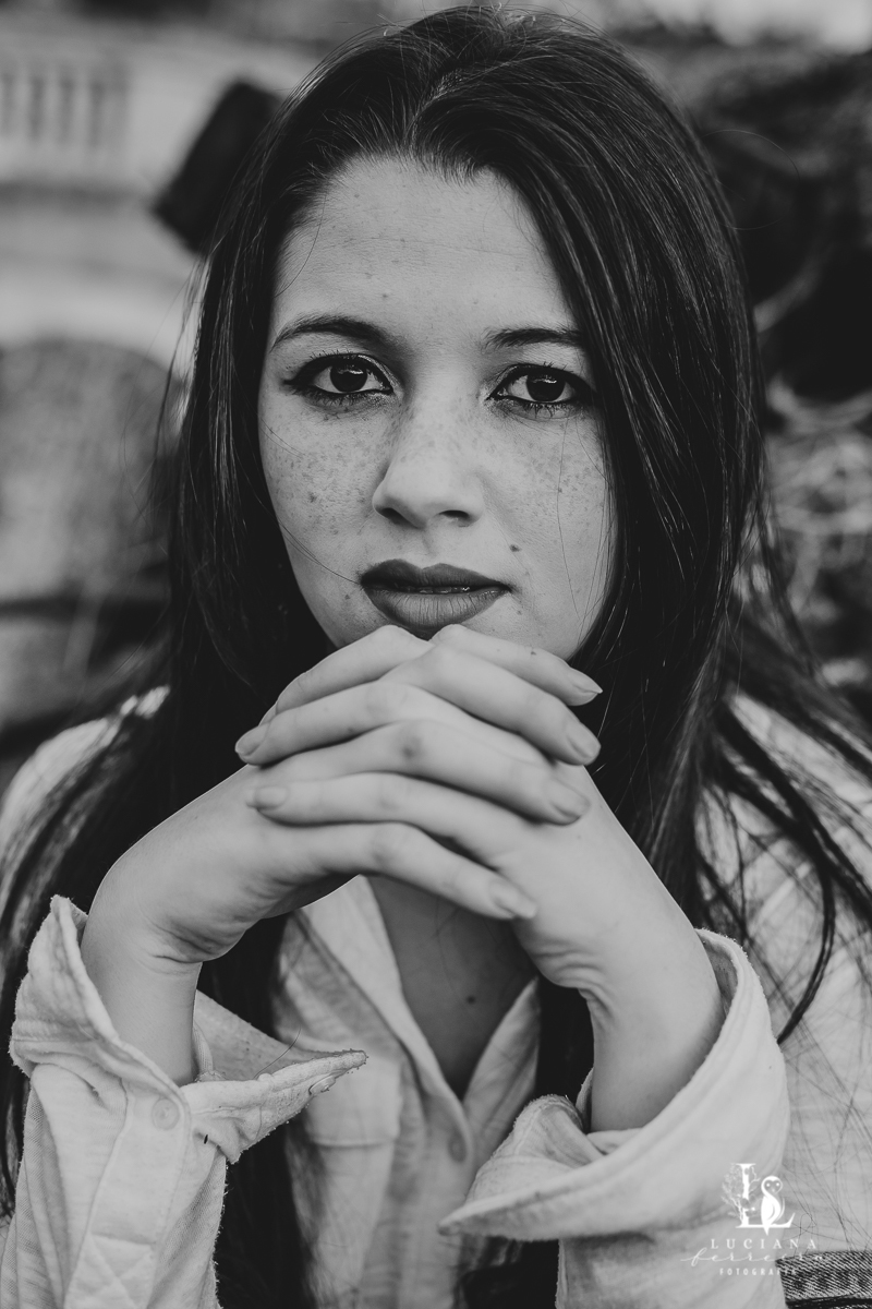Ensaio feminino na Estação de São Roque. Ruiva.