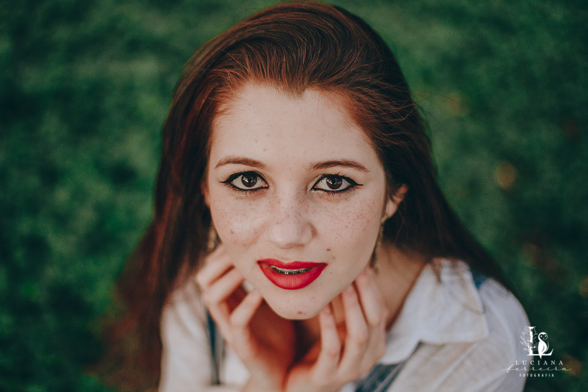 Ensaio feminino na Estação de São Roque. Ruiva.