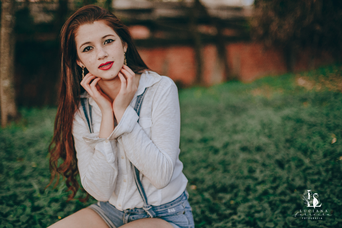 Ensaio feminino na Estação de São Roque. Ruiva.