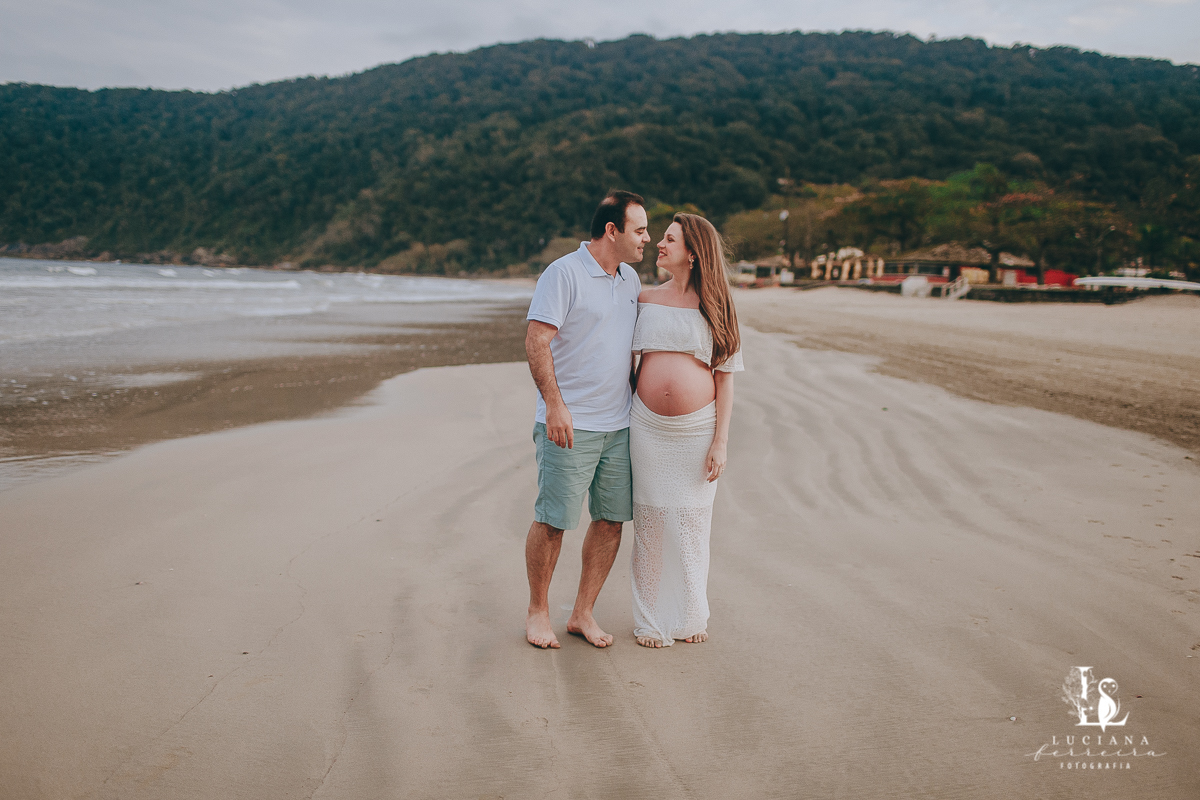 Amigas grávidas. Ensaio gestante na praia.