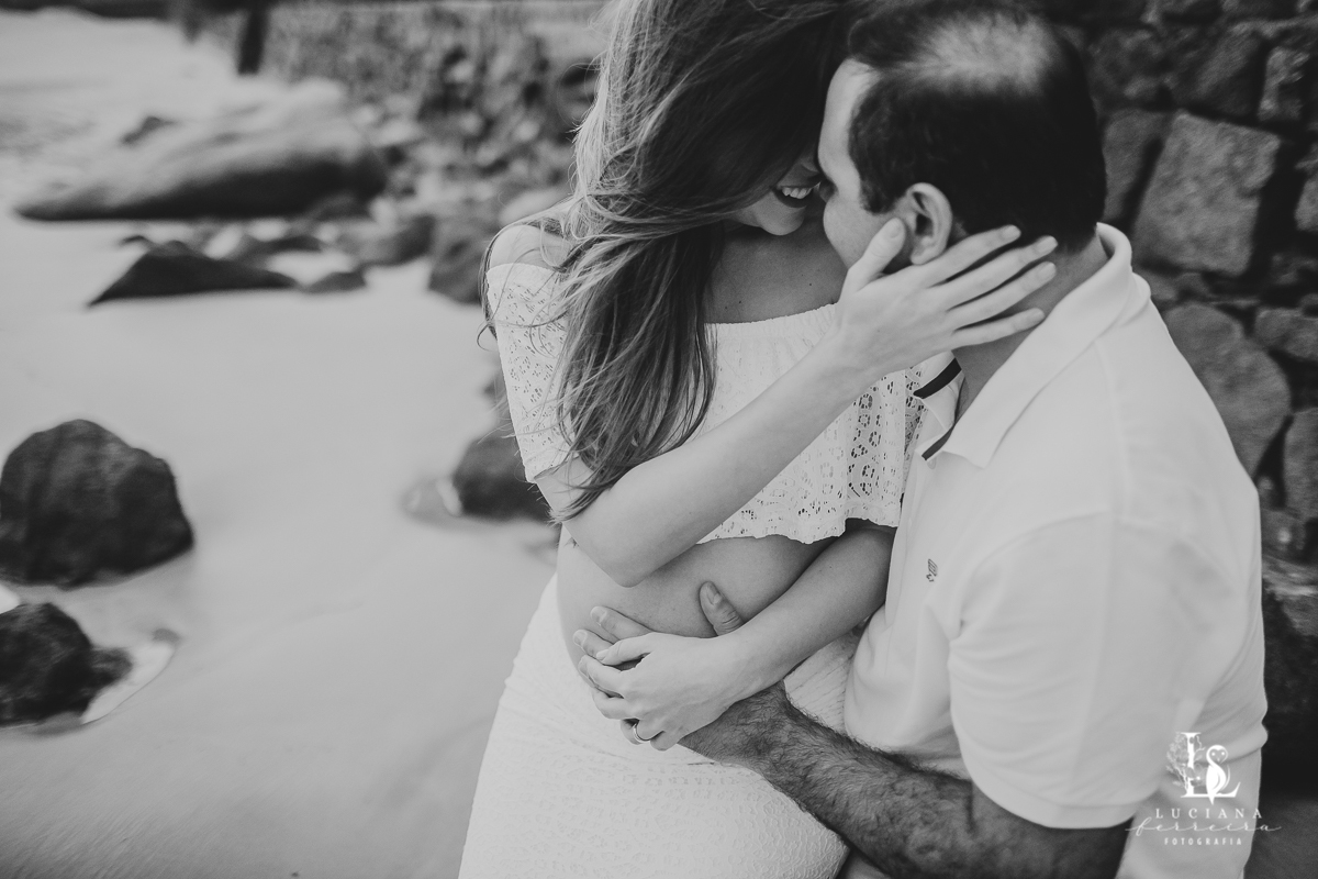 Amigas grávidas. Ensaio gestante na praia.