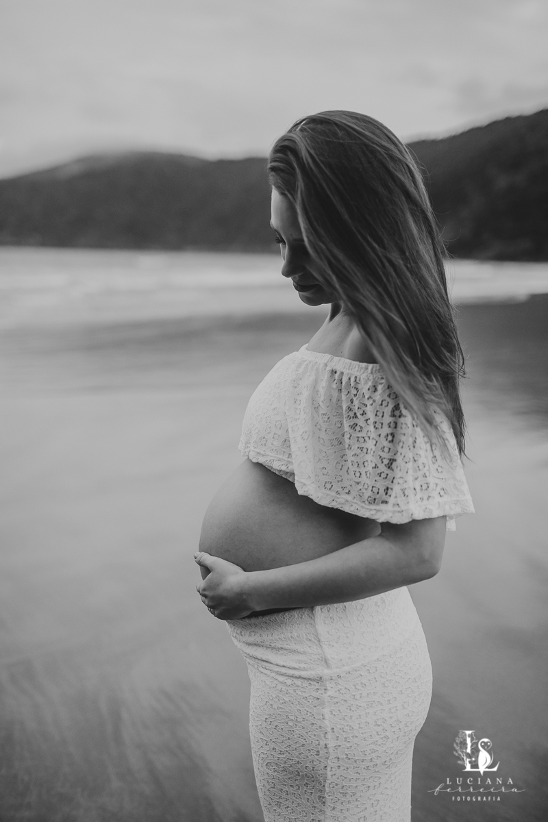 Amigas grávidas. Ensaio gestante na praia.