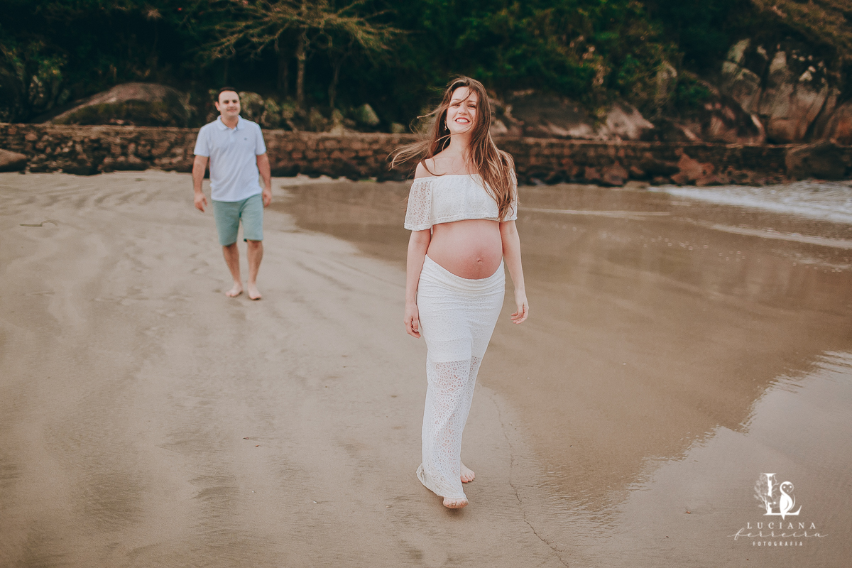 Amigas grávidas. Ensaio gestante na praia.