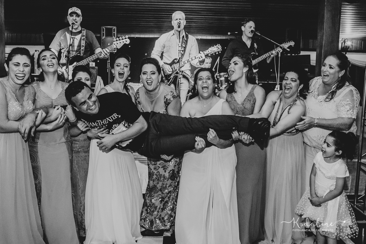 Casamento Mallu e Klever. Casar na Igreja. Casamento lindo.