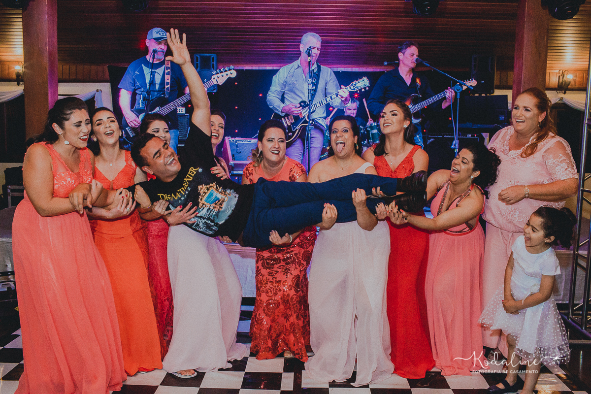 Casamento Mallu e Klever. Casar na Igreja. Casamento lindo.