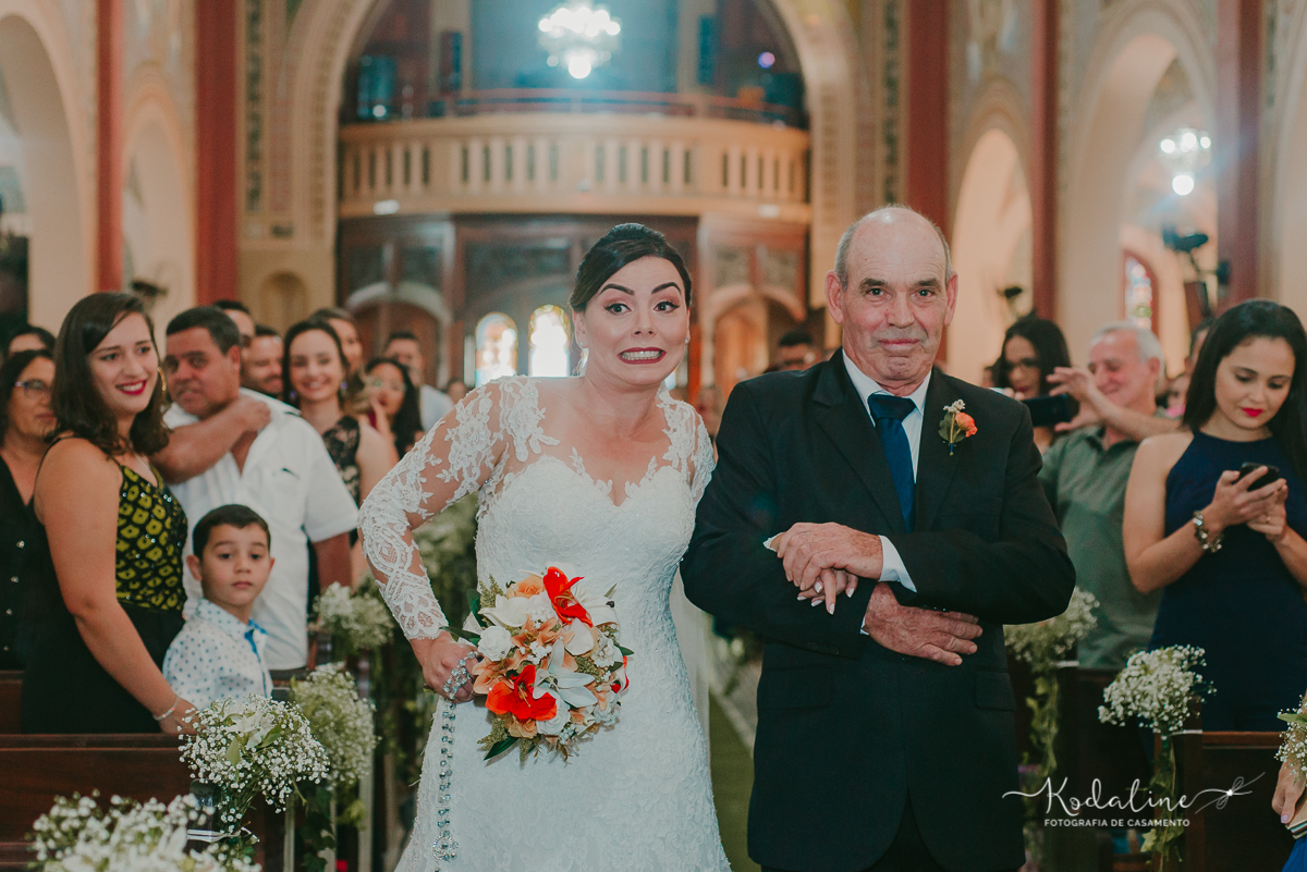 Casamento Mallu e Klever. Casar na Igreja. Casamento lindo.