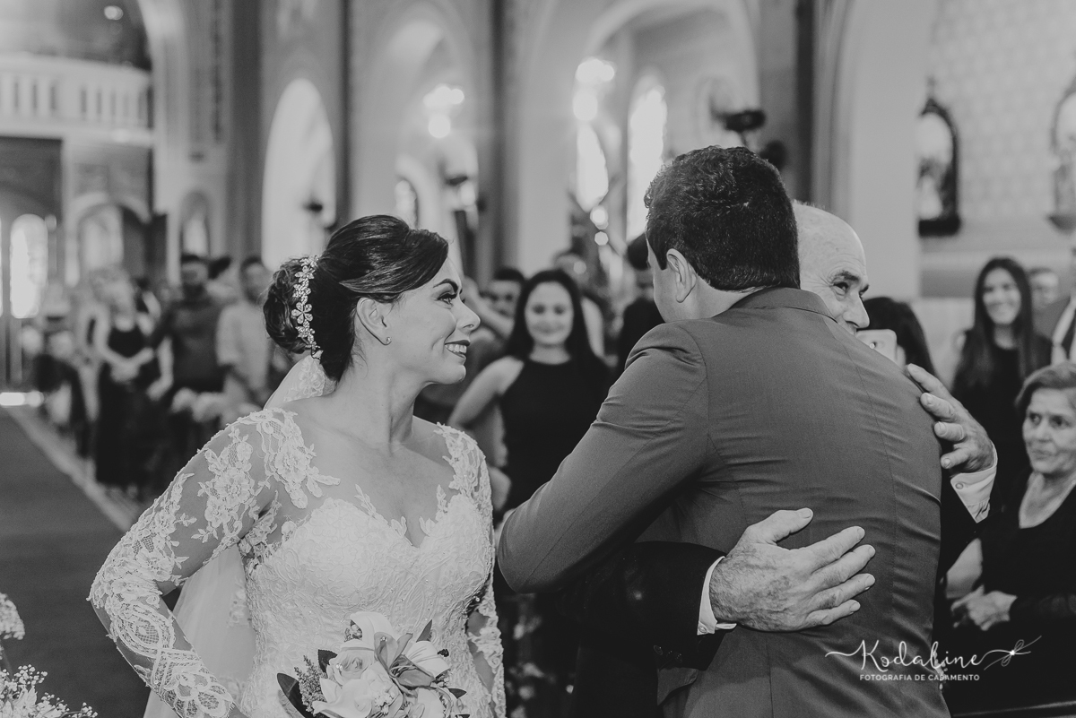 Casamento Mallu e Klever. Casar na Igreja. Casamento lindo.