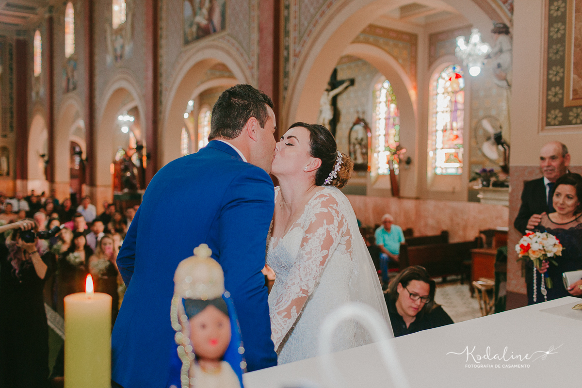Casamento Mallu e Klever. Casar na Igreja. Casamento lindo.