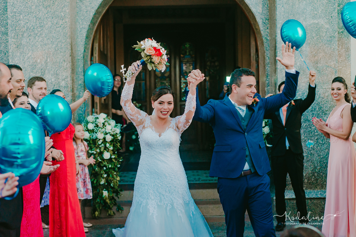 Casamento Mallu e Klever. Casar na Igreja. Casamento lindo.