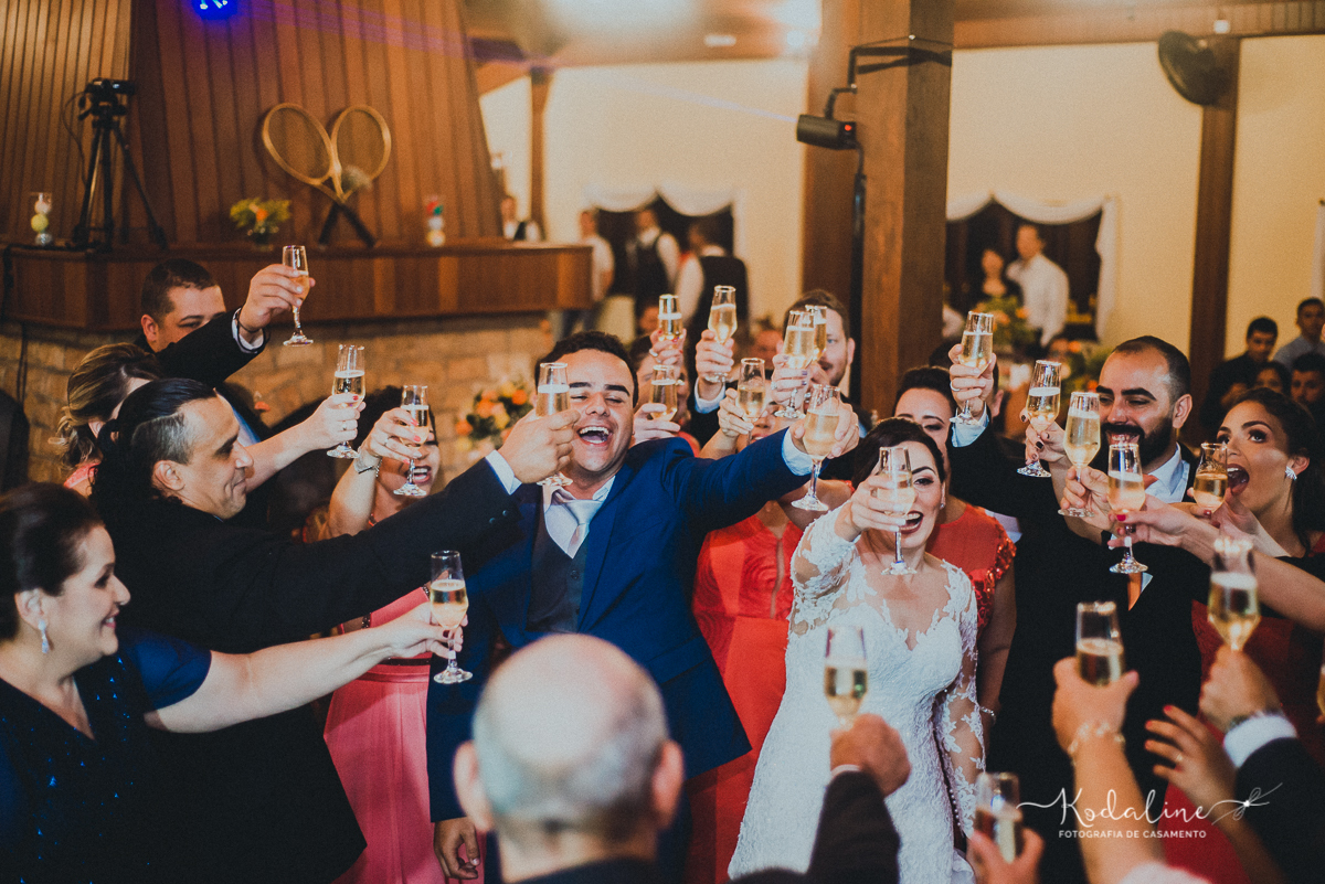 Casamento Mallu e Klever. Casar na Igreja. Casamento lindo.