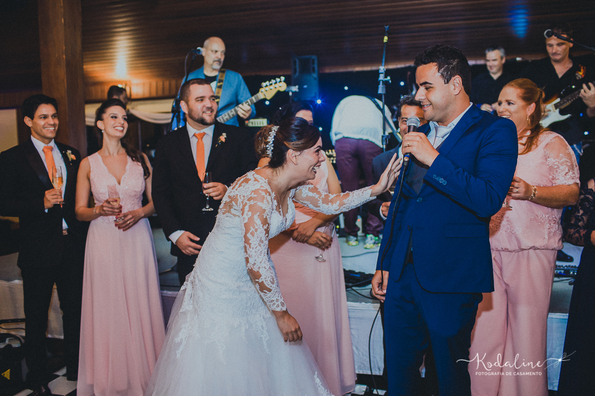 Casamento Mallu e Klever. Casar na Igreja. Casamento lindo.