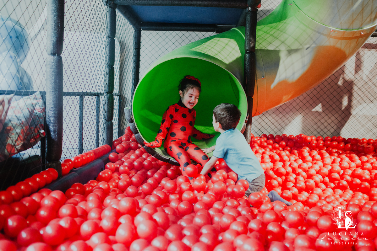 Aniversário Infantil com Tema LadyBug no Spasso Dourado Kids