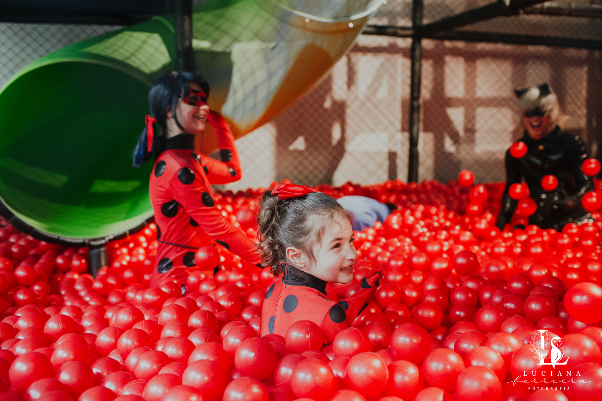 Aniversário Infantil com Tema LadyBug no Spasso Dourado Kids