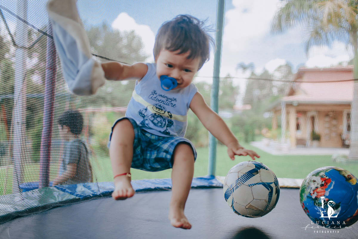 Criança Feliz no Pula Pula