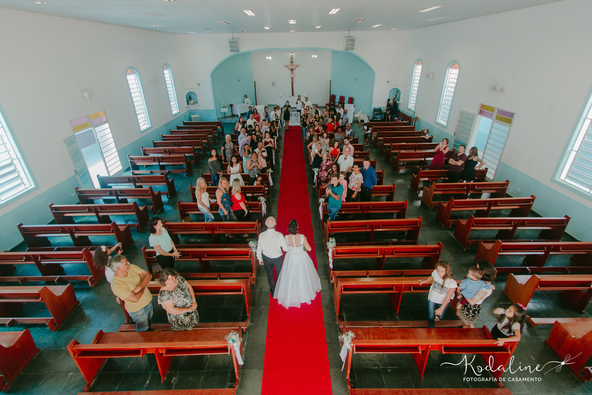 Casamento na igreja em Mairinque. Igreja Nossa Senhora Aparecida