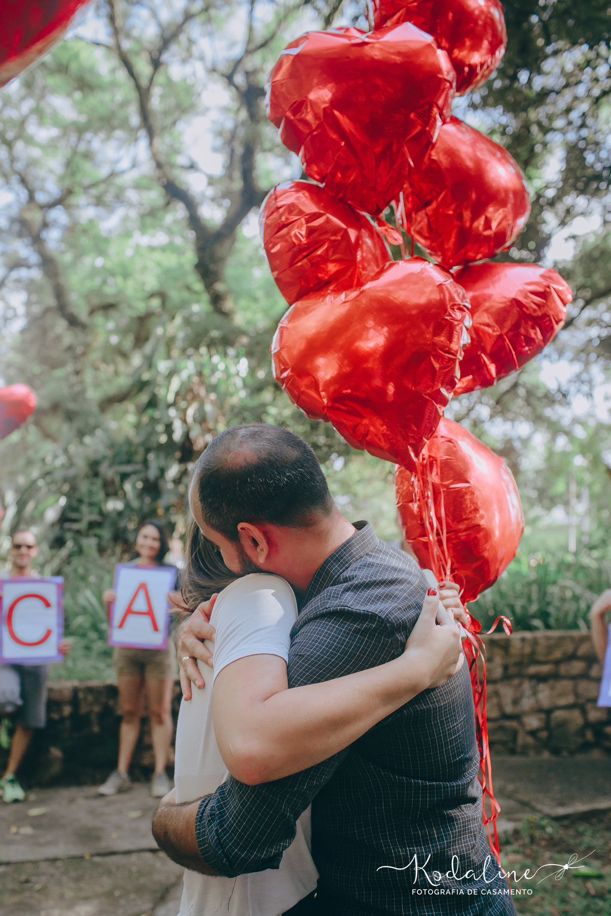 Pedido de noivado surpresa no Parque Ibirapuera em São Paulo. Noivado Surpresa. Save The Date. Noivos emocionados. Pedido de Casamento Lindo. Noiva 2019