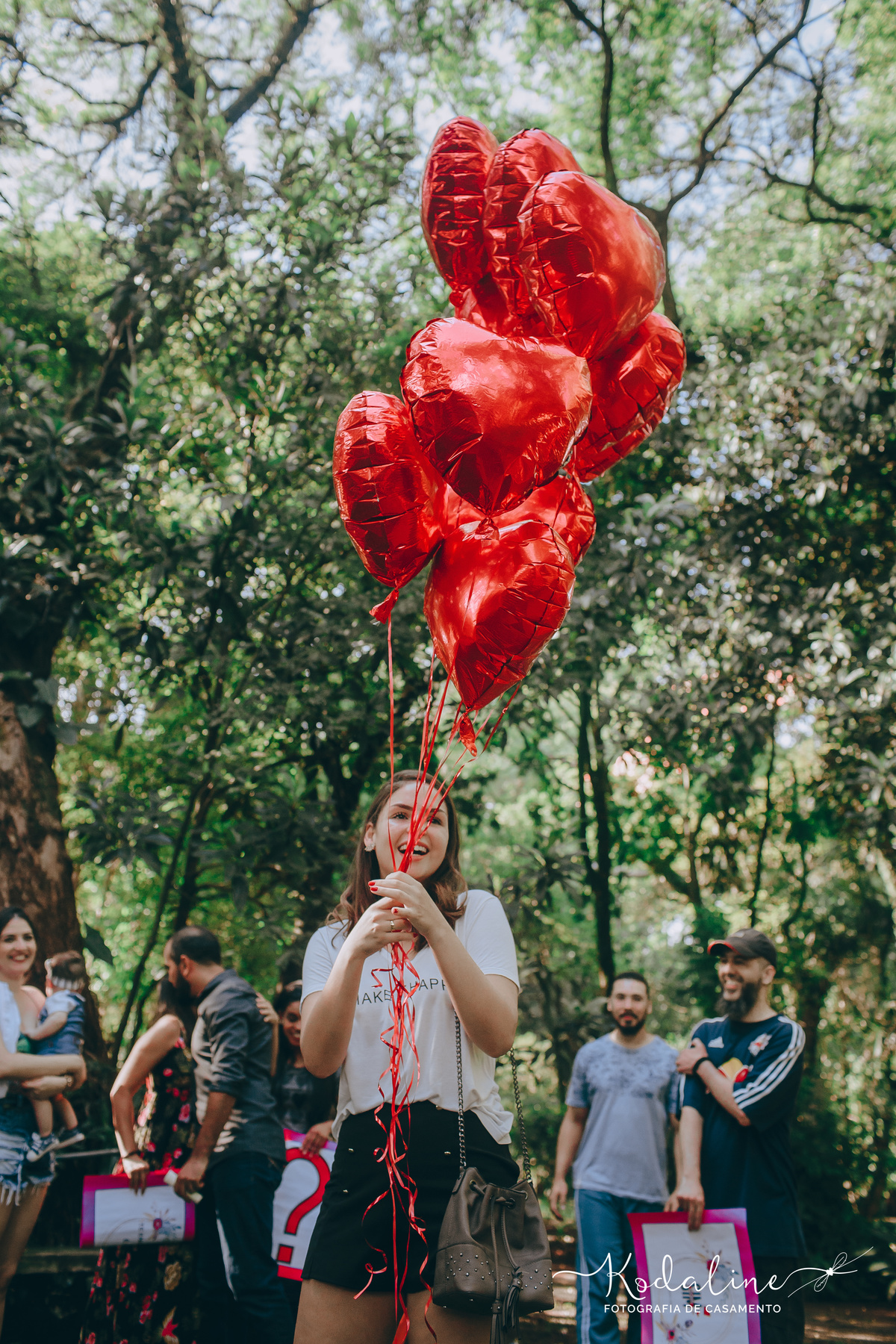 Pedido de noivado surpresa no Parque Ibirapuera em São Paulo. Noivado Surpresa. Save The Date. Noivos emocionados. Pedido de Casamento Lindo. Noiva 2019
