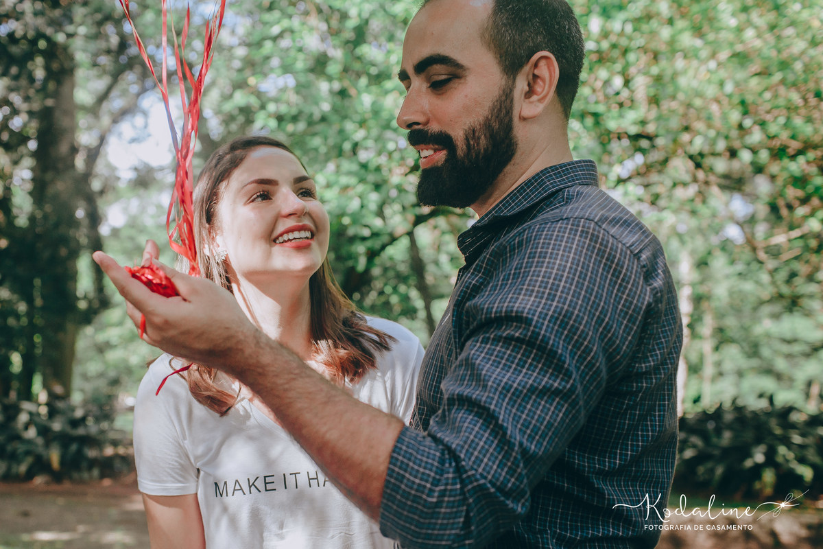 Pedido de noivado surpresa no Parque Ibirapuera em São Paulo. Noivado Surpresa. Save The Date. Noivos emocionados. Pedido de Casamento Lindo. Noiva 2019